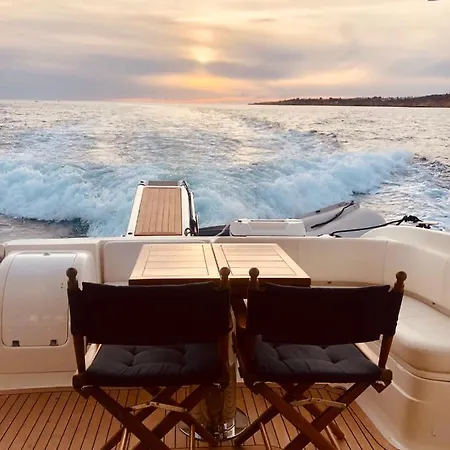 Mr. Cliff Yachts Bateau-hôtel